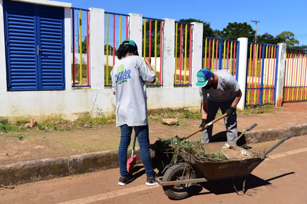 Programa Mutirão da limpeza atuou nesta semana em cinco bairros