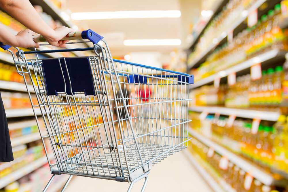 Supermercados e lojas só saberão na véspera se poderão abrir no feriado de Tiradentes