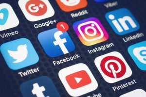 Sem Segredo pergunta: você acha que as pessoas ficam mais agressivas nas redes sociais
