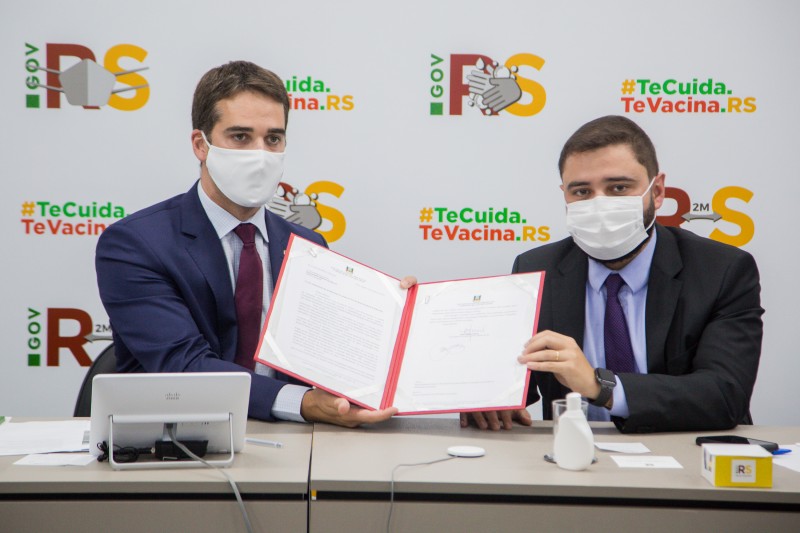 Governo e Assembleia pedem antecipação da vacina para professores