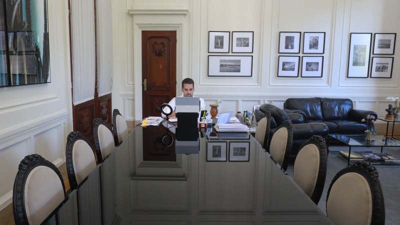 Em reunião com prefeitos, governador reforça importância de fiscalização para liberação de atividades