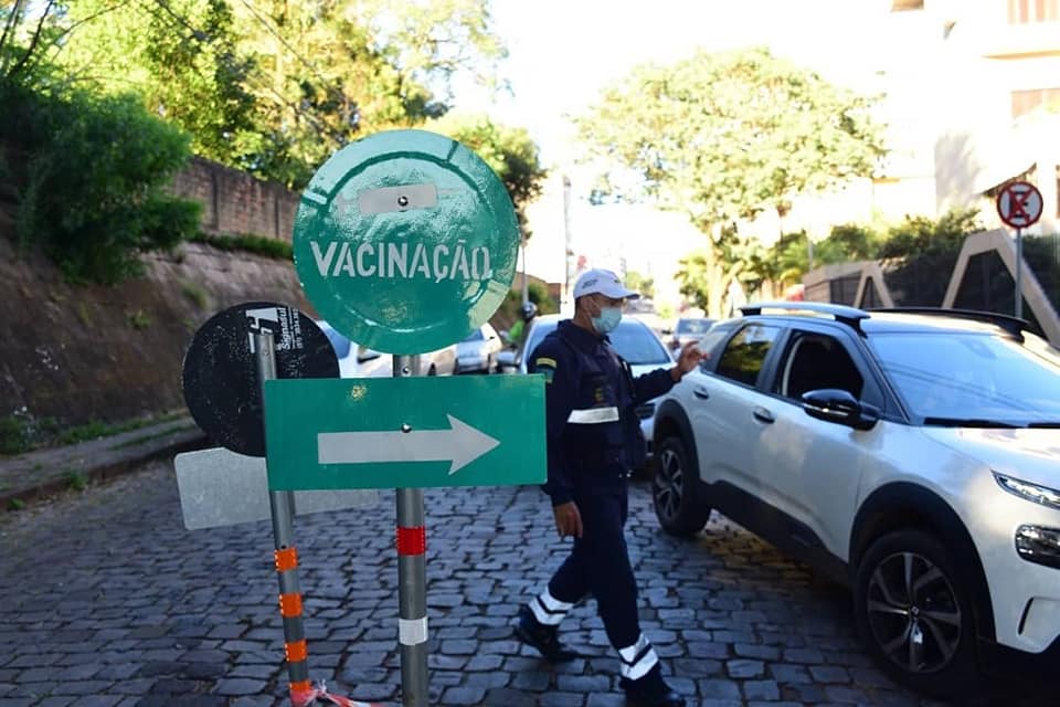 Aplicação de segundas doses deve encerrar ainda de manhã em Passo Fundo