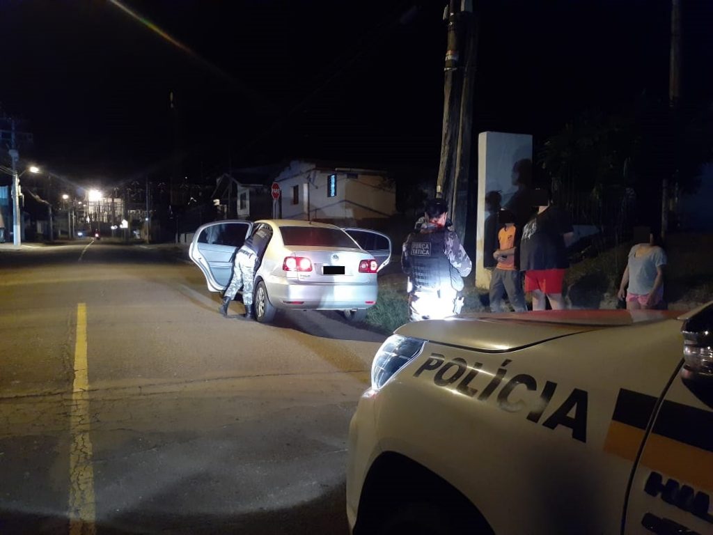Força Tática realiza ações de policiamento ostensivo no bairro Santa Marta e Donária
