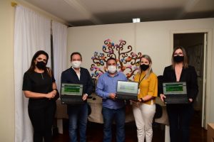 Prefeitura entrega equipamentos de informática para casas de acolhimento