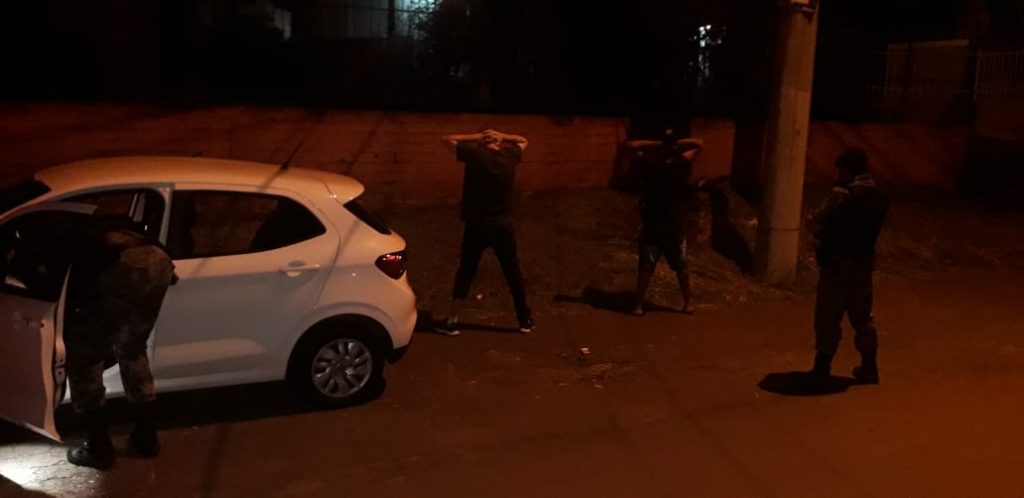 Força Tática realiza ações de policiamento ostensivo no bairro Santa Marta e Donária