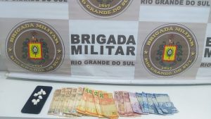 BM prende dupla por tráfico de drogas na Vera Cruz