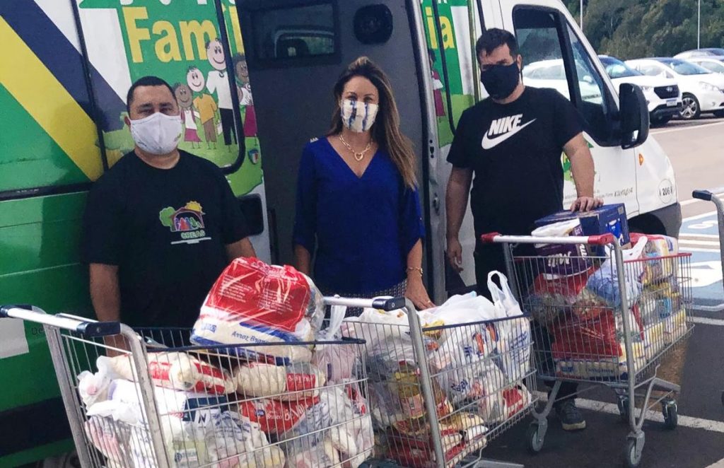 Passo Fundo Shopping repassa doações para campanha social da Semcas