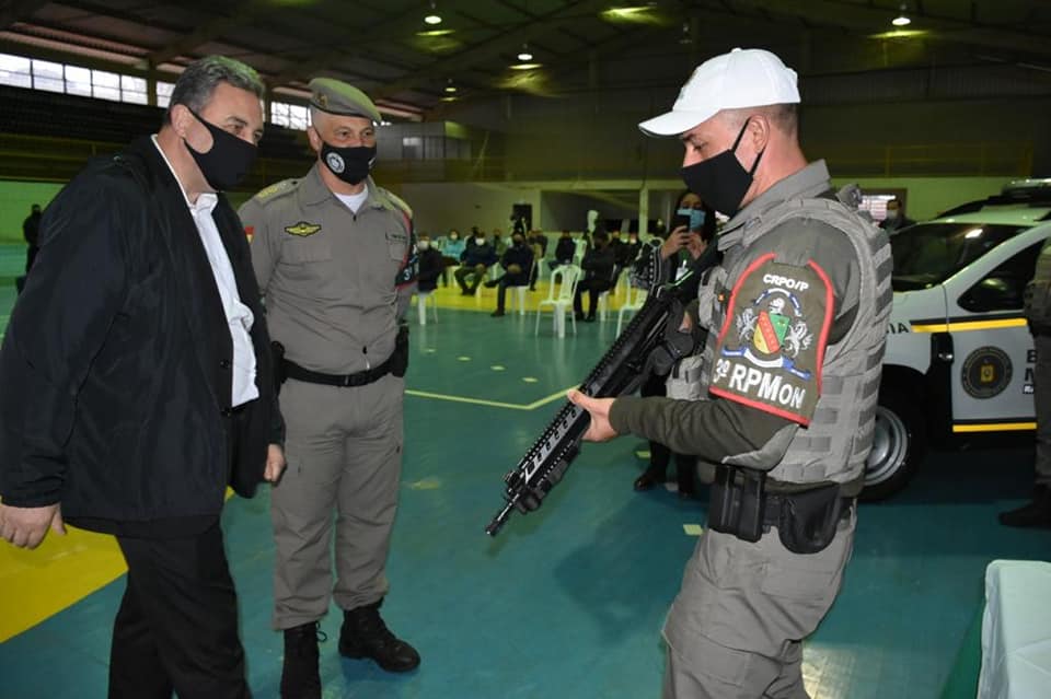BM de Mato Castelhano recebe viatura semiblindada e fuzil