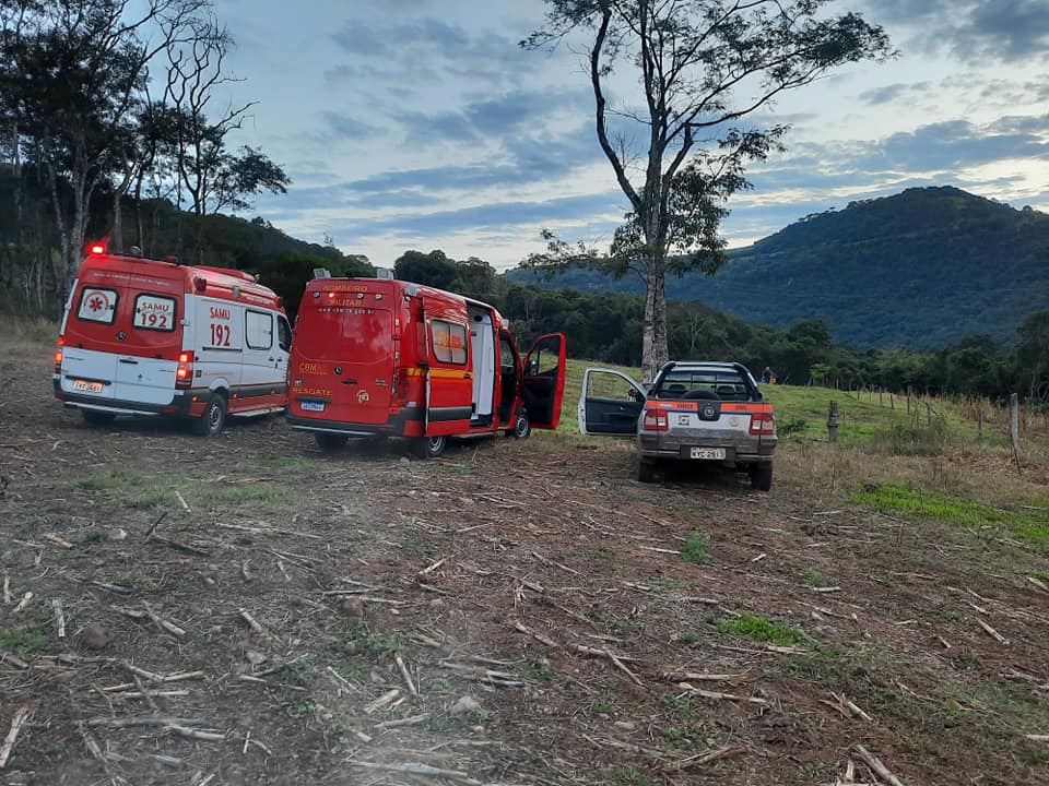 Homem morre após tombar máquina retroescavadeira em Guaporé