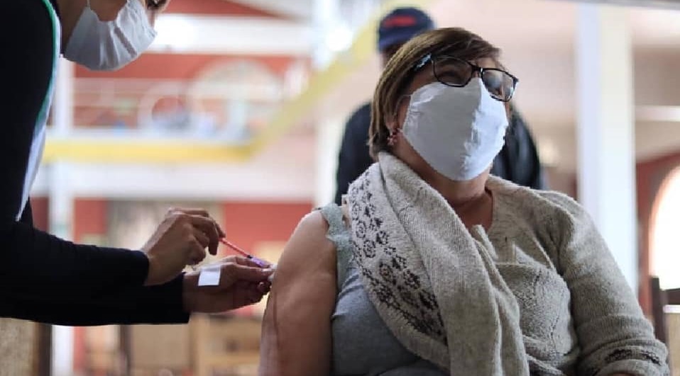 Aplicação de segundas doses da CoronaVac seguem para nascidos em 1961 ou anteriormente