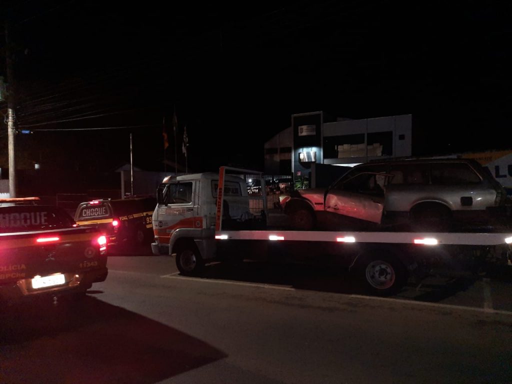 3°BP/Choque prende quatro pessoas com vaca furtada dentro de carro em Passo Fundo