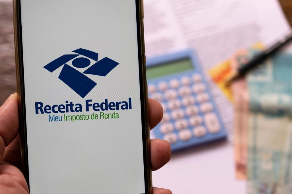 Quem não entregou a declaração do Imposto de Renda tem que pagar multa de R$165