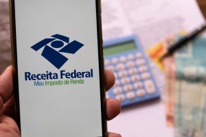 Quem não entregou a declaração do Imposto de Renda tem que pagar multa de R$165