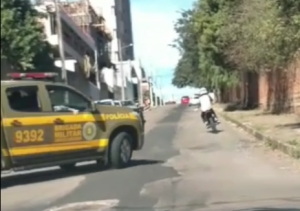 Adolescente é apreendido após fuga com motocicleta em Passo Fundo