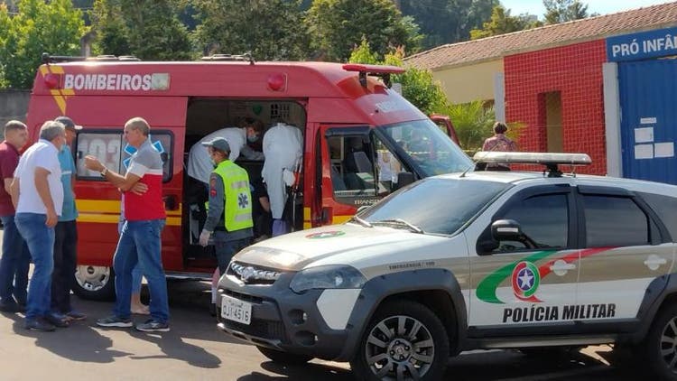 Bebê que sobreviveu ao ataque em escola infantil de Santa Catarina deixa a UTI