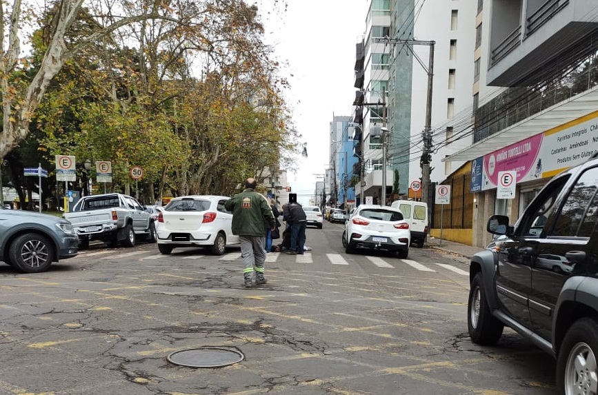 Corpo de Bombeiros atende atropelamento no Centro de Passo Fundo