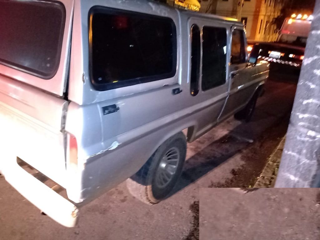 Motorista embriagado causa acidente, foge da polícia, mas acaba preso em Passo Fundo