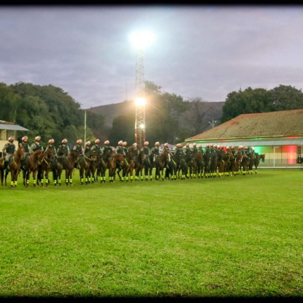 Cavalaria do 3° RPMon conclui o Curso Básico de Policiamento Montado em Porto Alegre