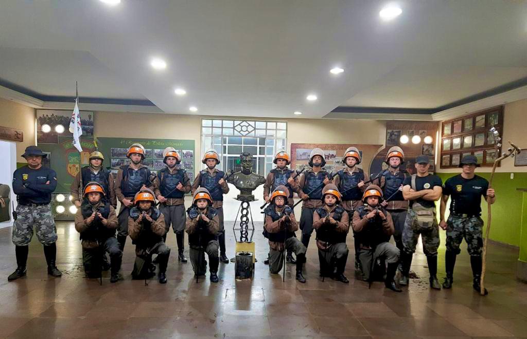 Cavalaria do 3° RPMon conclui o Curso Básico de Policiamento Montado em Porto Alegre