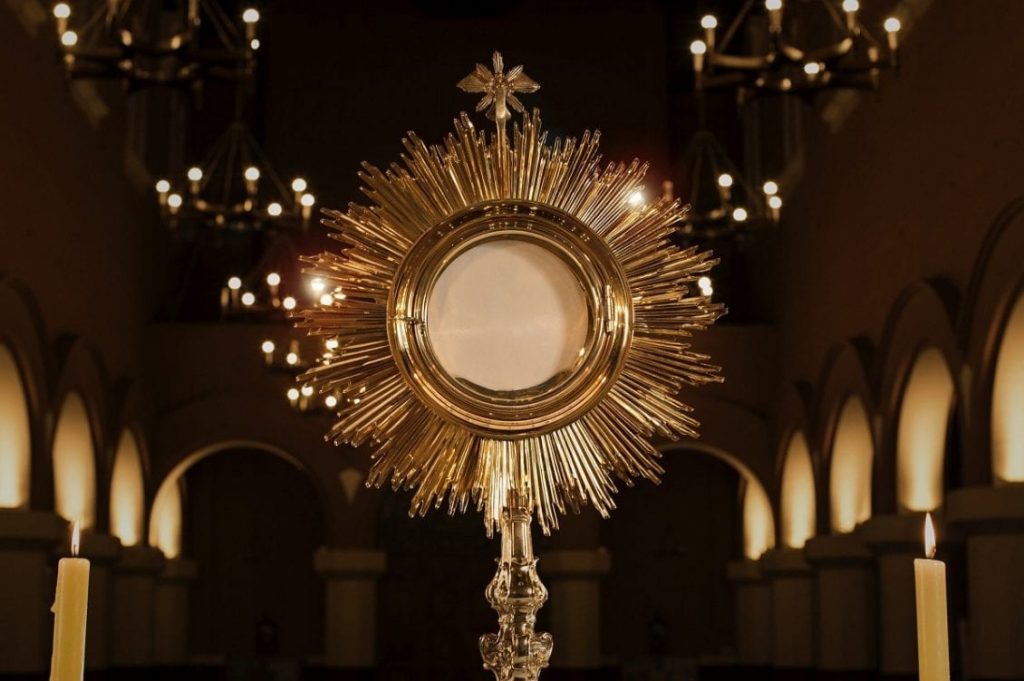 Padre lamenta mais um ano sem procissão e tapetes de Corpus Christi, mas pede cuidado com a vida