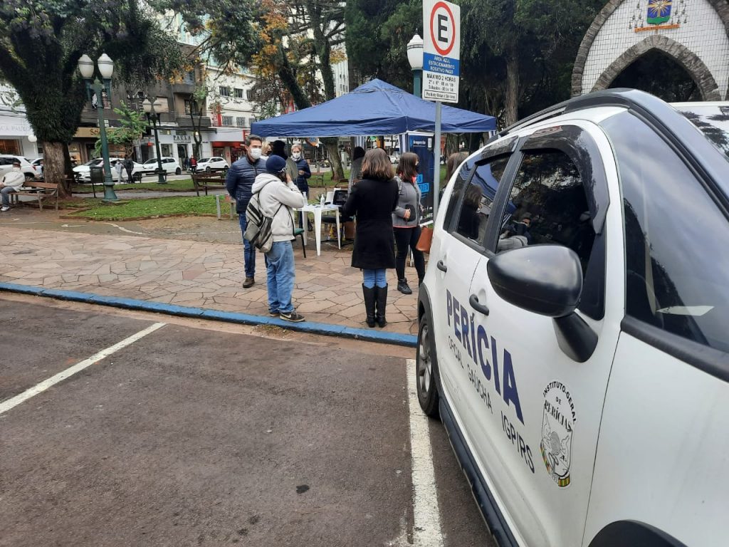 A partir dessa etapa o material coletado será encaminhado ao laboratório de perícias de Porto Alegre que fará o sequenciamento genético e a inserção de dados no banco de dados nacional.