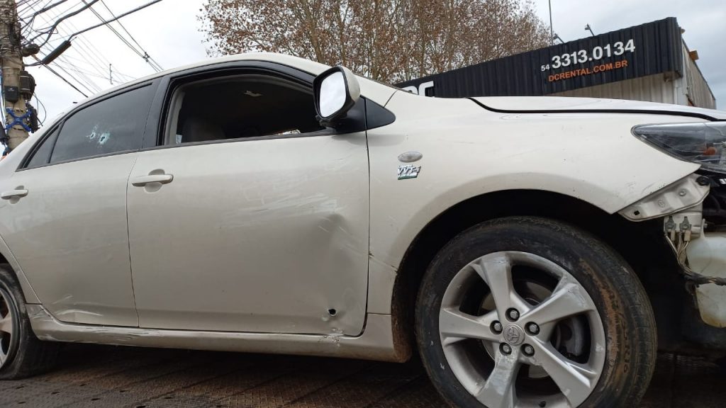 Identificado assaltante baleado após roubar carro em Passo Fundo