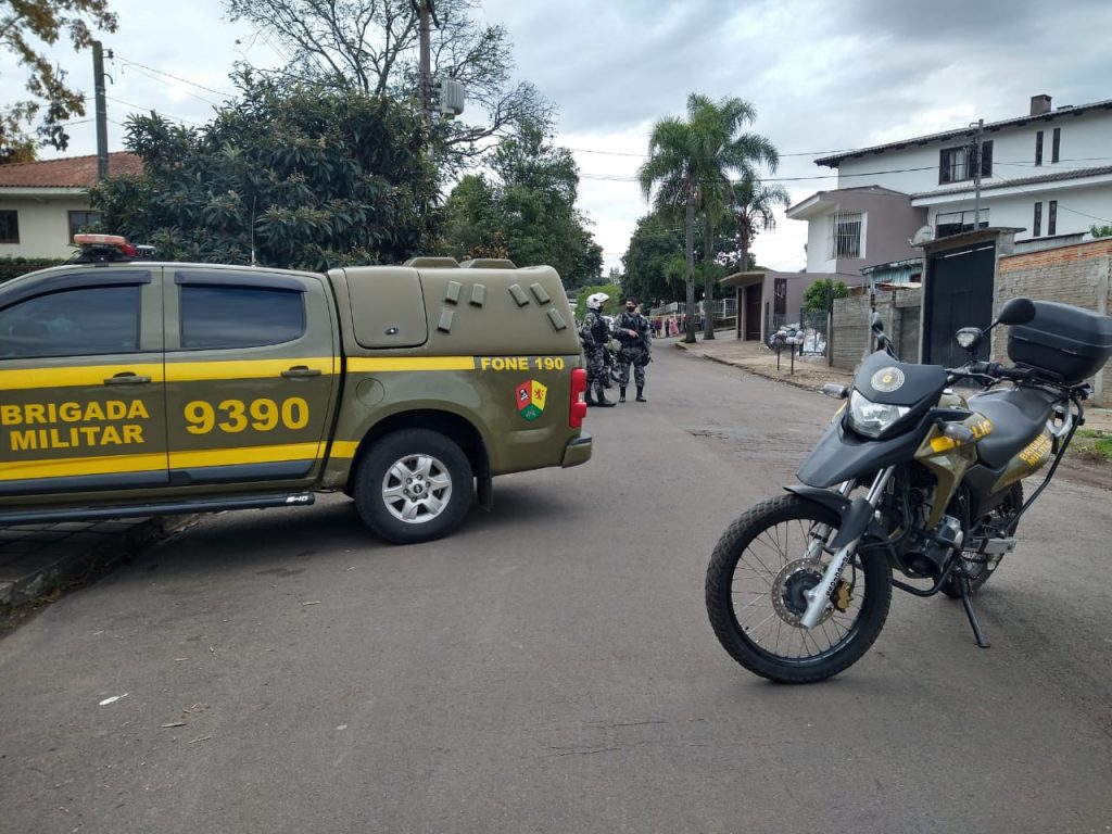 Identificado assaltante baleado após roubar carro em Passo Fundo