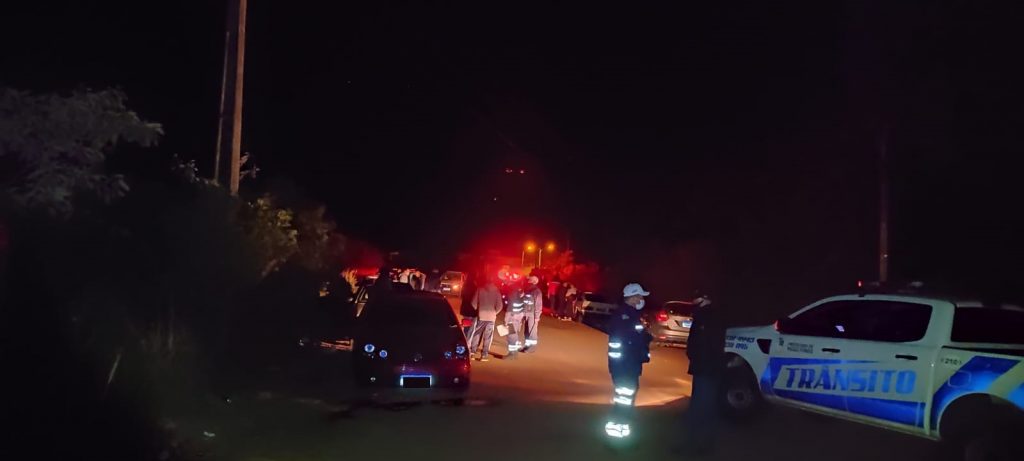 Força tarefa flagra aglomeração e bebedeira em frente ao Parque da Efrica