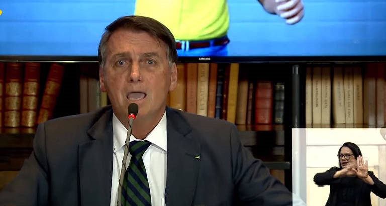 Bolsonaro admite em live que não tem provas de que as eleições foram fraudadas