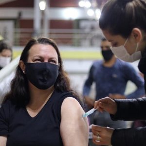 Vacinação contra a Covid-19 terá sequência nesta sexta-feira em novo horário