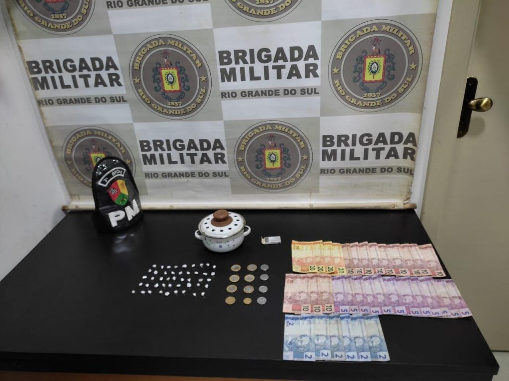 3º BPChoque prende dois indivíduos por tráfico de drogas na Operária