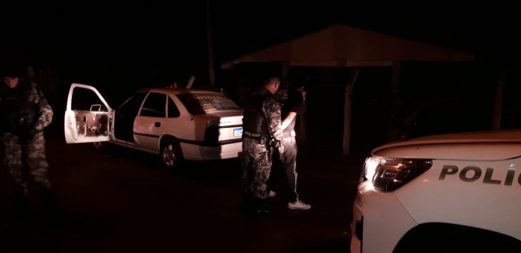 Indivíduo efetua disparo para o alto na frente da viatura da Força Tática e acaba preso no bairro Integração
