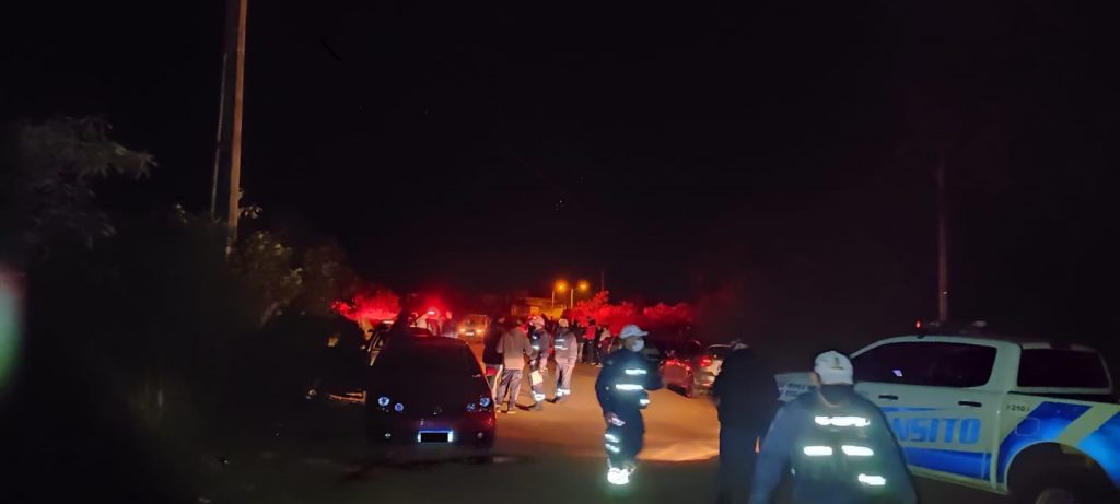Força tarefa flagra aglomeração e bebedeira em frente ao Parque da Efrica