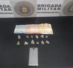 3º BPChoque prende indivíduo com porções de maconha no bairro Santa Maria