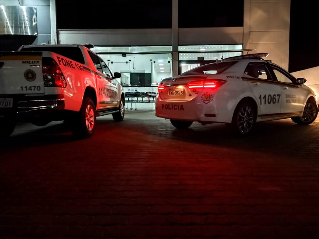 Indivíduo é preso na madrugada fria furtando 10 barras de ferro na São Cristóvão