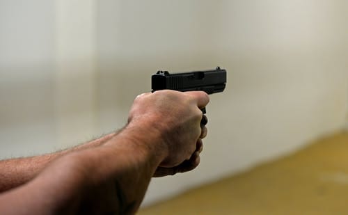 Indivíduo é baleado ao tentar furtar casa de Policial Militar em Passo Fundo