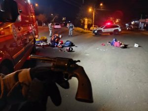 Bandidos ficam gravemente feridos ao tentar fugir da Brigada Militar no bairro Vera Cruz