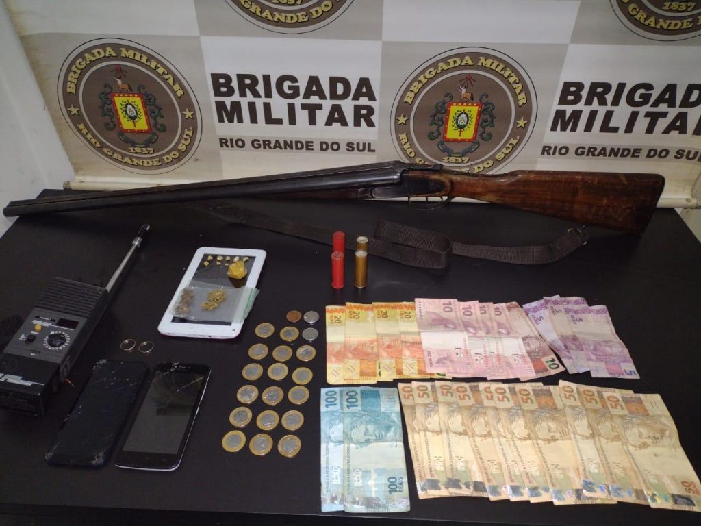 3º BPChoque prende indivíduo com arma e drogas no bairro Vera Cruz