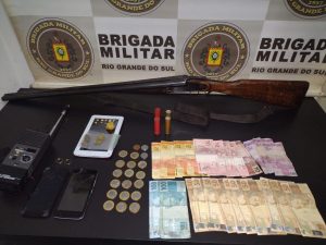 3º BPChoque prende indivíduo com arma e drogas no bairro Vera Cruz