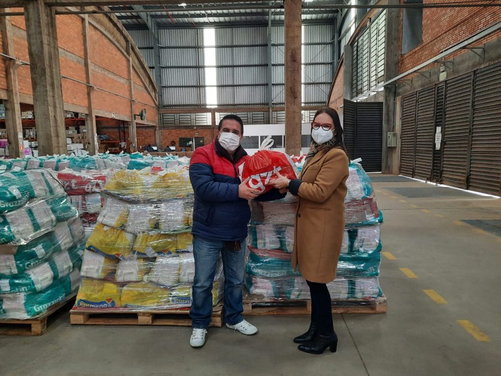 Grupo Grazziotin realiza entrega de mais de 1,3 mil cestas básicas à Prefeitura de Passo Fundo