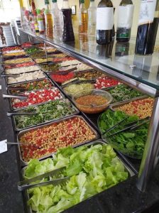 Inflação e preços dos alimentos elevados faz movimento em bares e restaurantes cair em Passo Fundo