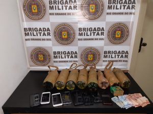 Indivíduos que vieram de Marau para arremessar no presídio de PF são detidos pela BM
