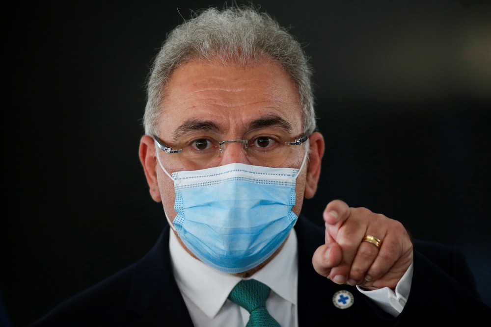 Mesmo com avanço da vacinação, uso da máscara deve seguir em qualquer ambiente, avalia médico