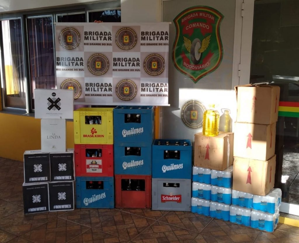 1º BRBM apreende mais de 2.500 garrafas de bebidas e outras mercadorias ilegais na Região