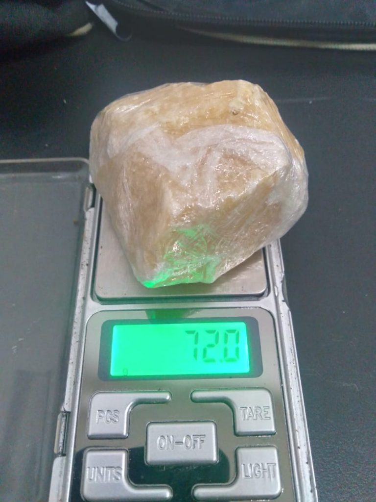 Força Tática do 1°BRBM prende três indivíduos por tráfico de drogas na ERS-324 em Passo Fundo
