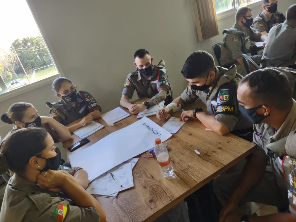 3°RPMon realiza curso de capacitação da Patrulha Maria da Penha