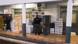 1º BRBM apreende mais de 2.500 garrafas de bebidas e outras mercadorias ilegais na Região