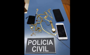 PC prende golpistas do conto do bilhete no bairro Valinhos em PF