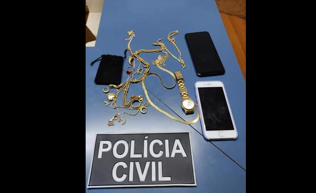 PC prende golpistas do conto do bilhete no bairro Valinhos em PF