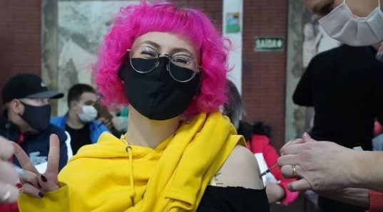 Pessoas com 25 anos ou mais serão vacinadas neste sábado